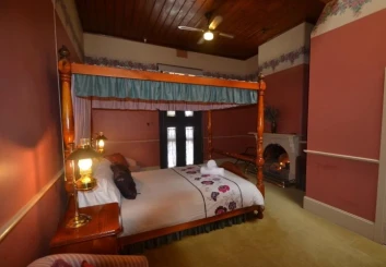 Bordello Hotel & Wine Bar