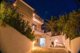 Maria Plomari Apartments