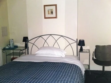 Crestwell House Bed & Breakfast