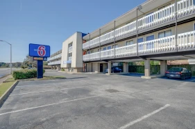 Motel 6 Norfolk Oceanview
