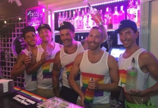 Naufrágio Lounge
