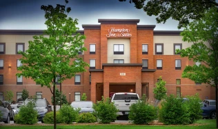 Hampton Inn & Suites La Crosse Downtown