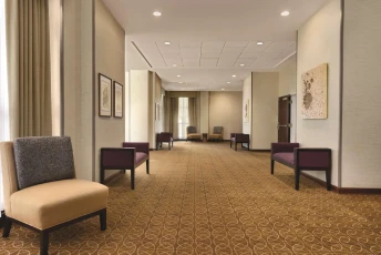 DoubleTree by Hilton Milwaukee - Brookfiel