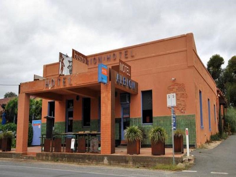 Albion Hotel And Motel Castlemaine