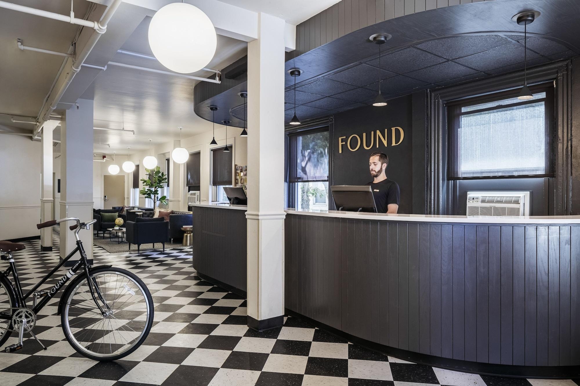 Boston Fenway Inn By Found