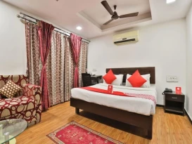 OYO Hotel Dash Continental