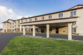 Econo Lodge Inn & Suites Des Moines - Merle Hay Rd