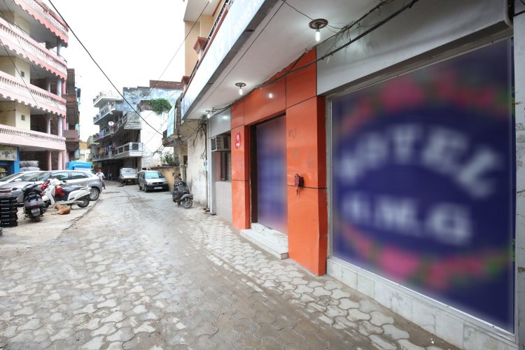 OYO 9229 GMG Hotel