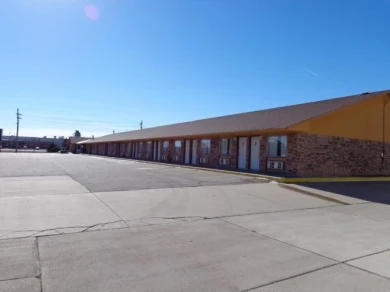 National 9 Inn Garden City