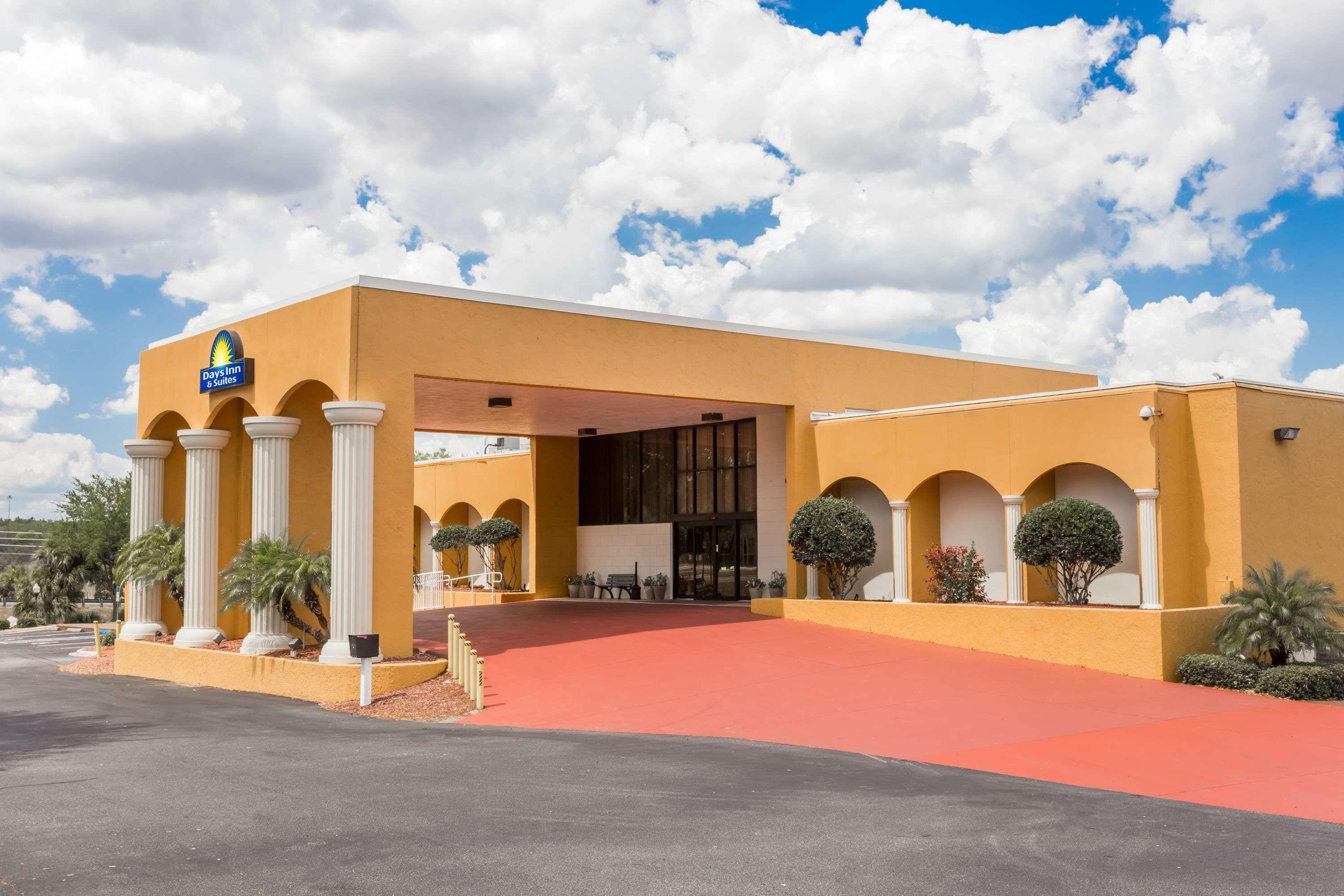 Days Inn & Suites by Wyndham Clermont