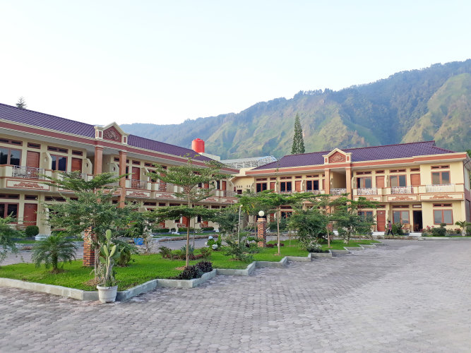 Rogate Beach Hotel