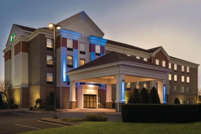 Holiday Inn Express and Suites Lawton Fort Sill