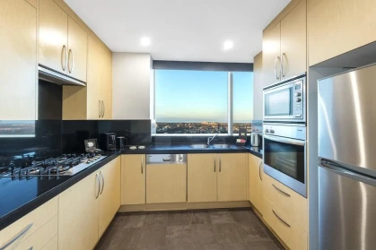 Meriton Serviced Apartments World Tower