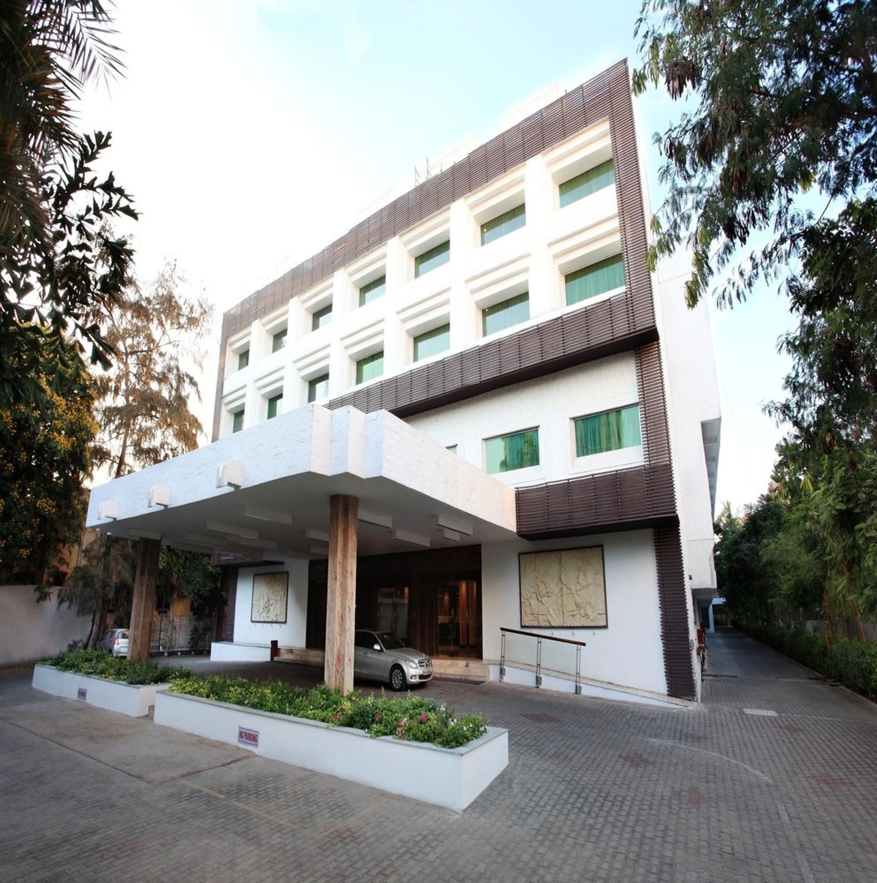 Abu Sarovar Portico Hotel - Chennai