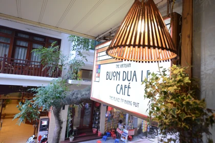 Artisan Lakeview Hotel