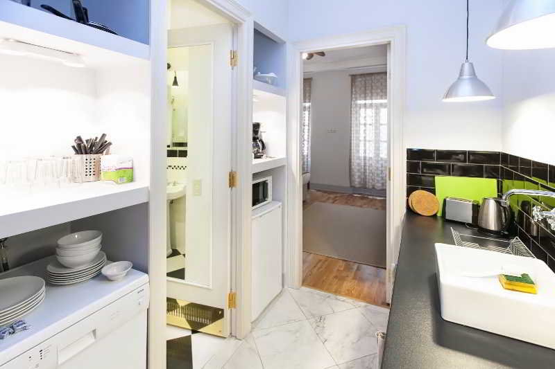 Chiconomy Suites