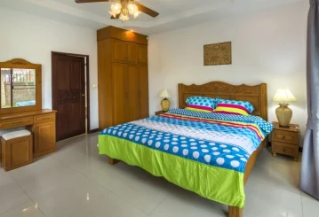 Nowhere Villa Uranus