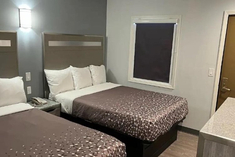 112 Motel