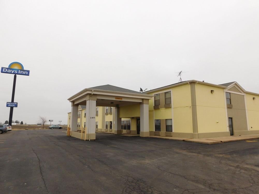 Days Inn by Wyndham Walcott Davenport