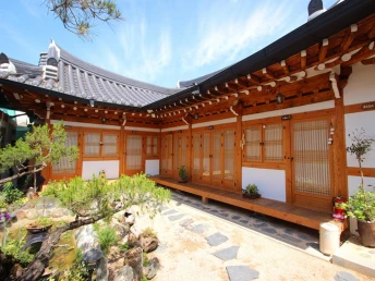 Happiness Full Hanok Guesthouse Jeonju