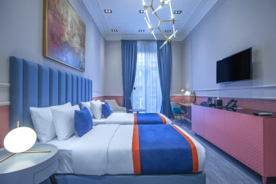 Heritage Hotel & Suites