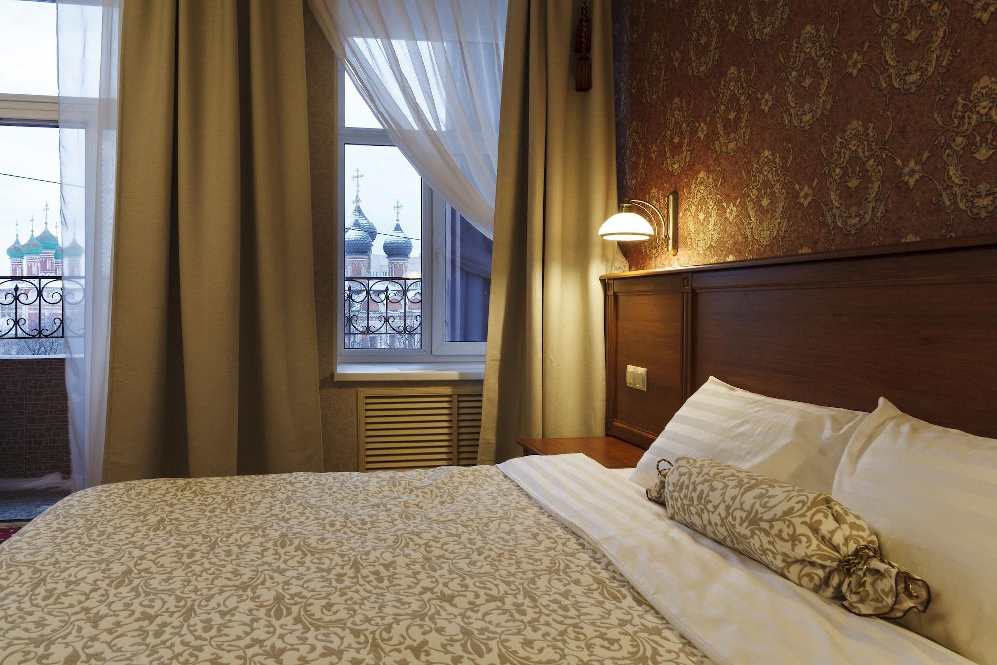 Esquire Hotel