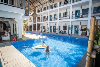 Mad Monkey Hostel Boracay Adults Only