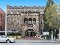 The Old Swan Barracks Backpackers