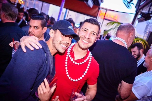 Mo's Bar and Grill San Diego