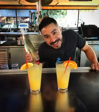 Mo's Bar and Grill San Diego