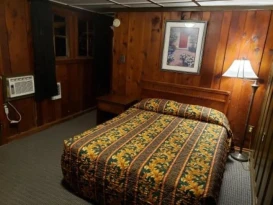 Cedar Village Motel