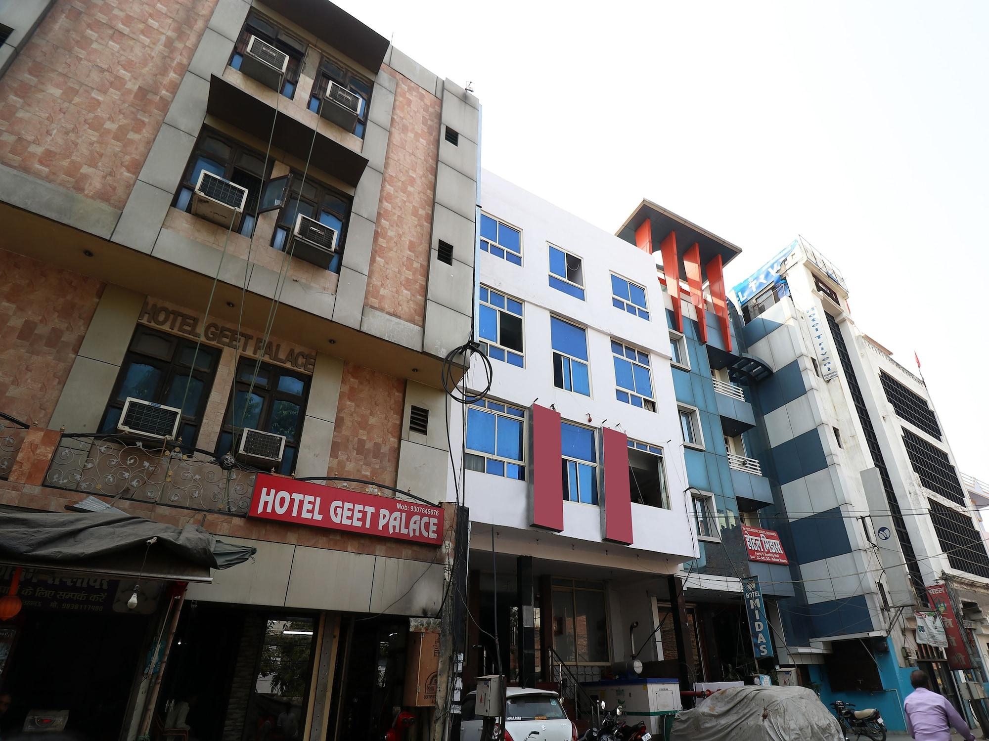 OYO 19004 Hotel Gagan