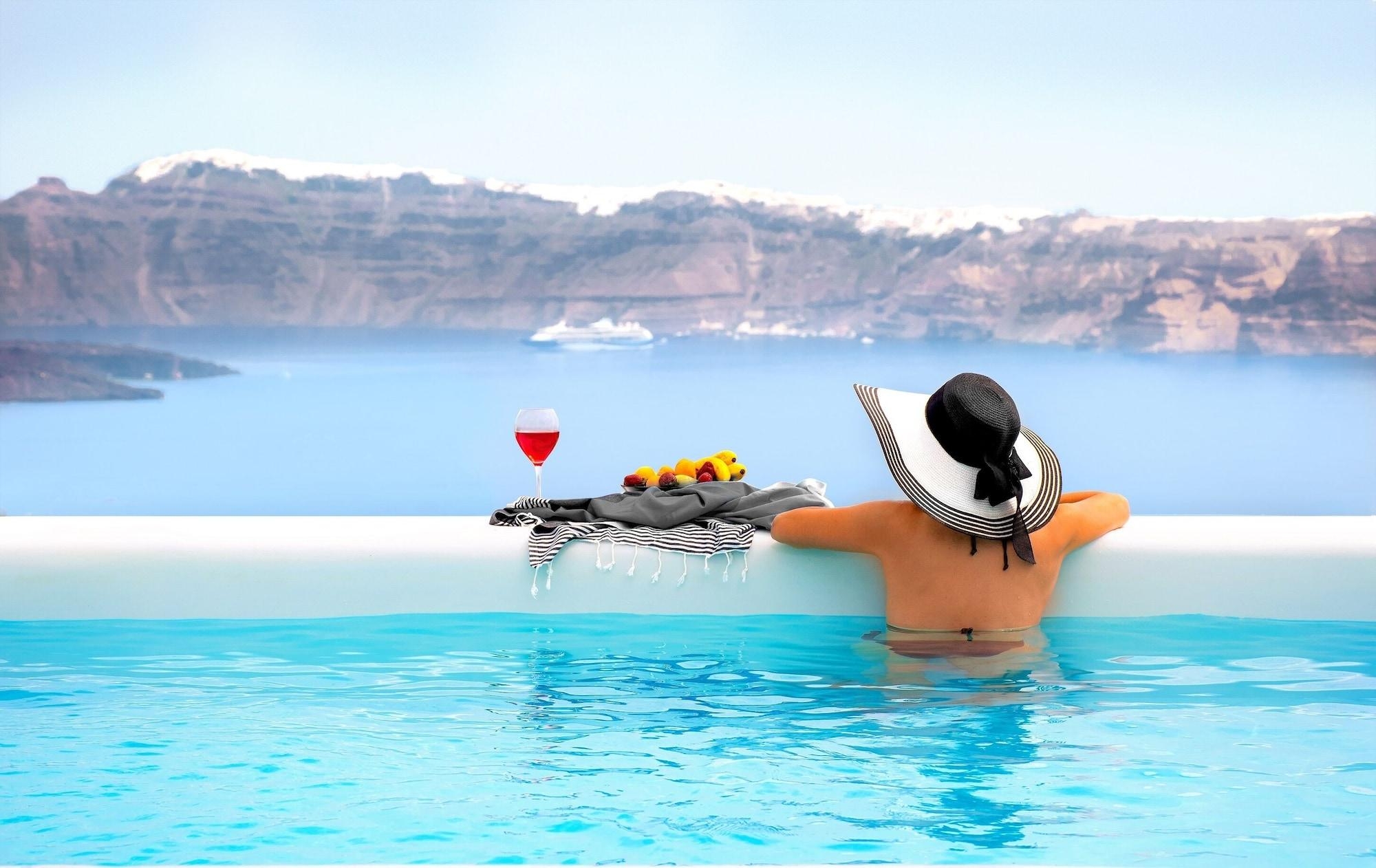 Cap 9 Suites & Villas