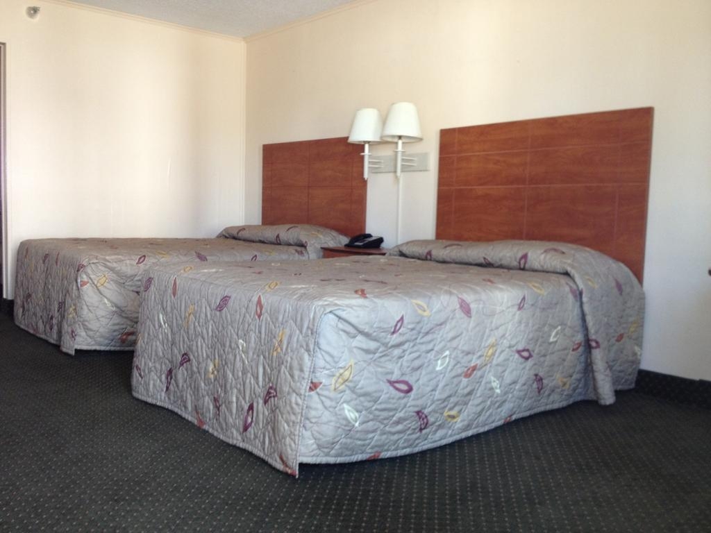EZ Travel Inn
