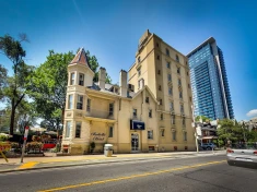 Isabella Hotel And Suites