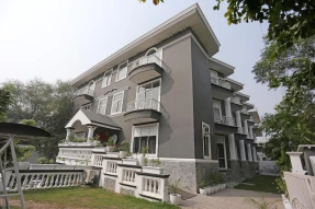 OYO Townhouse 020 Huda Metro South City 1