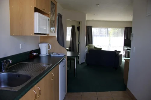 The Lakes Motel