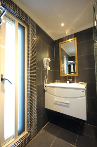 Kiwi Express Hotel MRT Wen Xin (Feng Jia Branch 1)