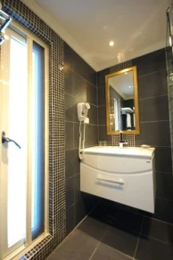 Kiwi Express Hotel MRT Wen Xin (Feng Jia Branch 1)