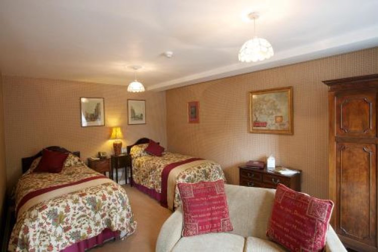Farthings Hotel