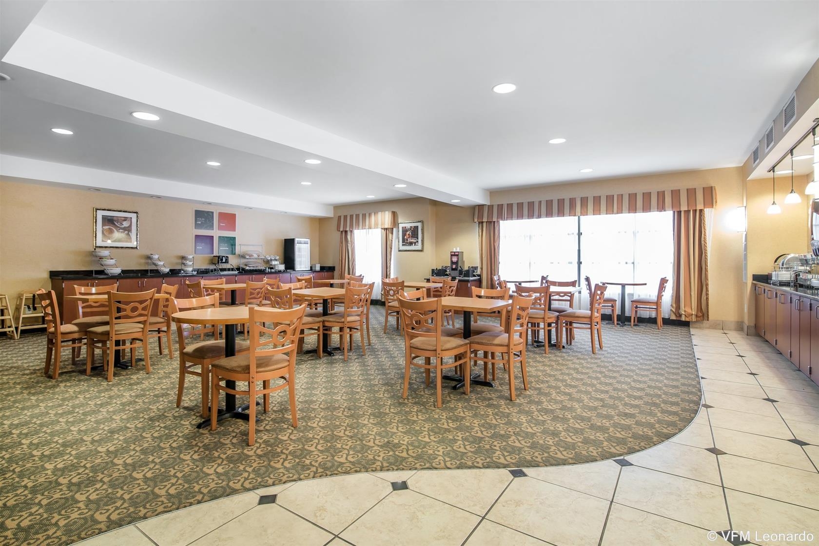 Comfort Suites Vestal Near University