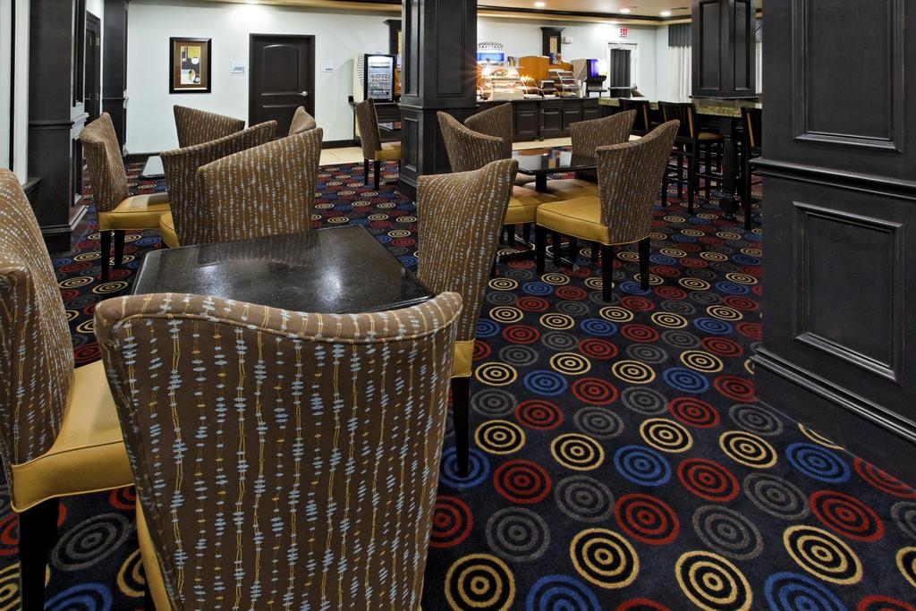 Holiday Inn Express & Suites Glen Rose