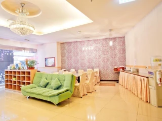 Green Park Commercial Hotel