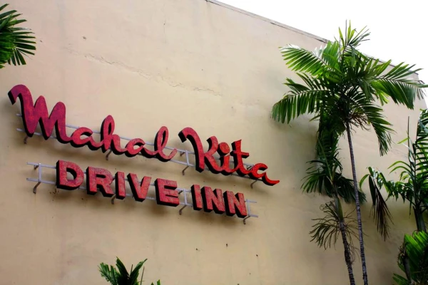 Mahal Kita Drive Inn
