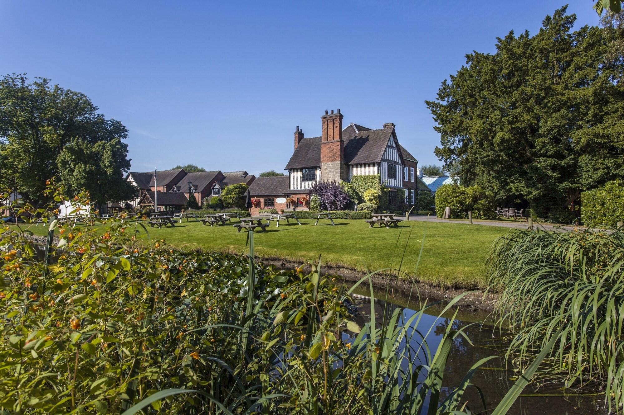 Moat House Hotel (Acton Trussell)