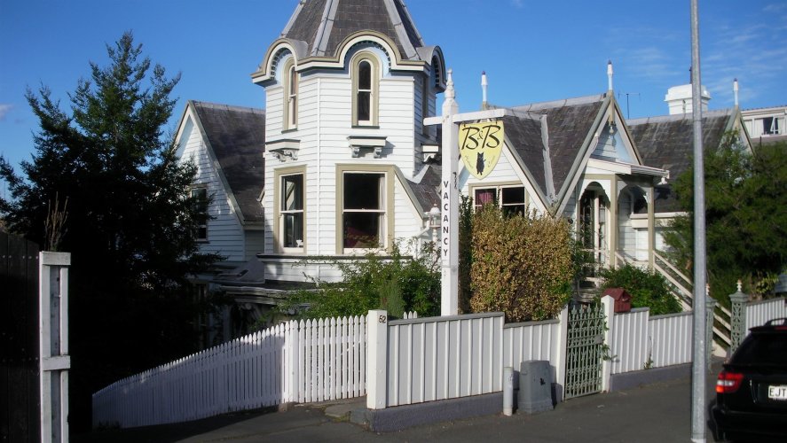 Hulmes Court Bed & Breakfast