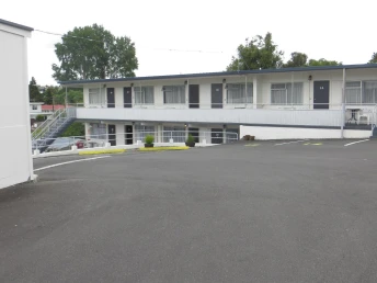 Central Court Motel