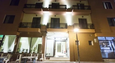 Mitropolis Hotel