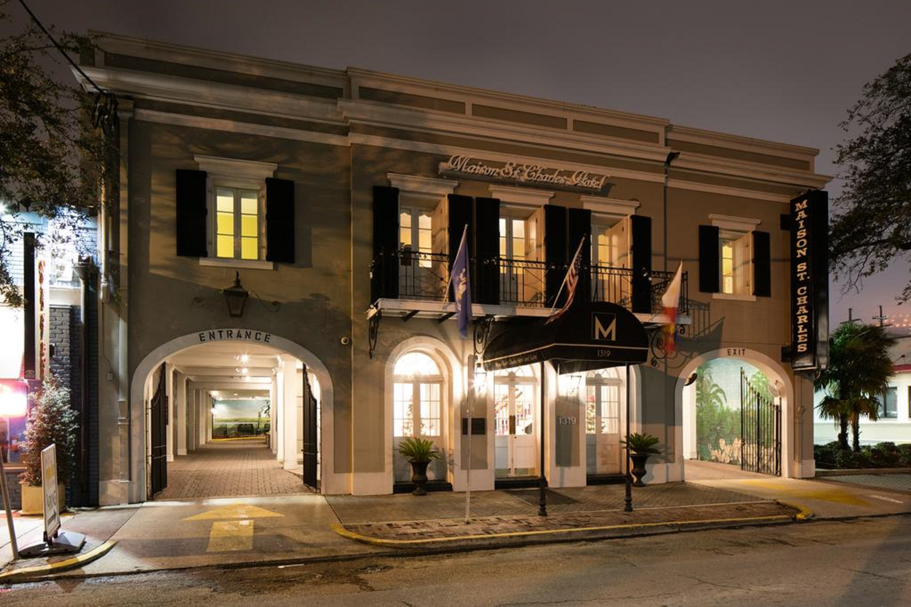Maison St Charles Hotel and Suites