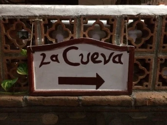 lacueva bar puerto vallarta